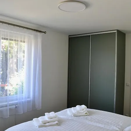 아파트 Newly Renovated House Near Prague